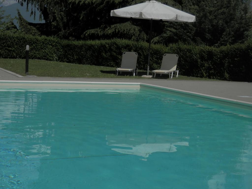 Casa Lella With Pool And Garden Lägenhet Lenno Exteriör bild